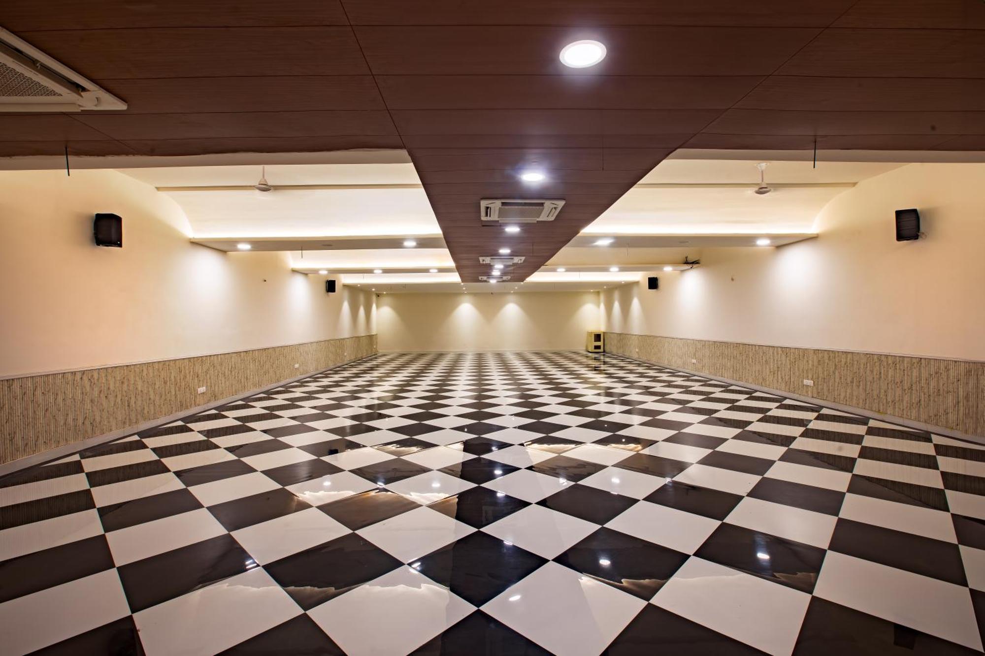 ภักติธรรม Hotel วรินดาวัน ภายนอก รูปภาพ
