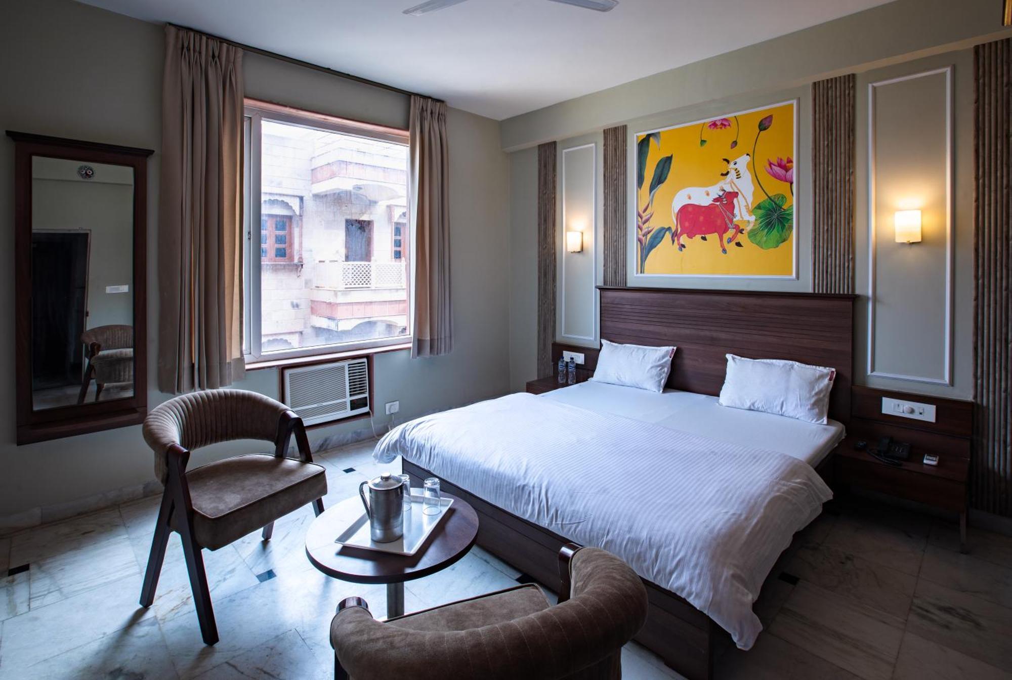 ภักติธรรม Hotel วรินดาวัน ภายนอก รูปภาพ
